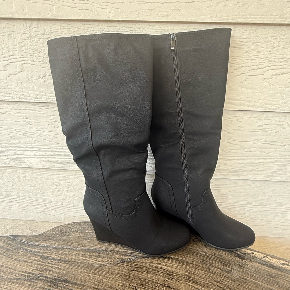 Journee Collection Black Knee-High Wedge Boots. Size 9WC